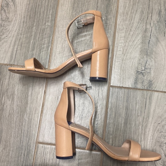 EUC Stuart Weitzman nude heels - Picture 5 of 7